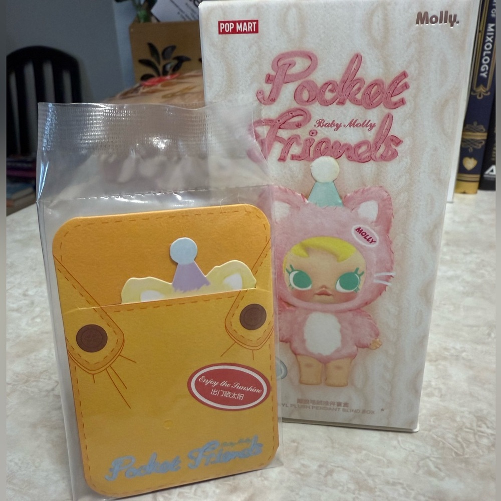 POP MART Baby Molly Pocket Friends Vinyl Plush Pendant (Yellow)